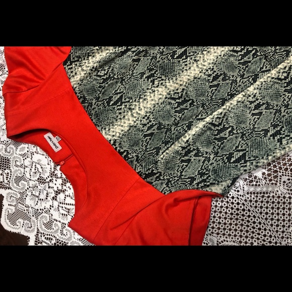 Modern Box Dress - Picture 4 of 4